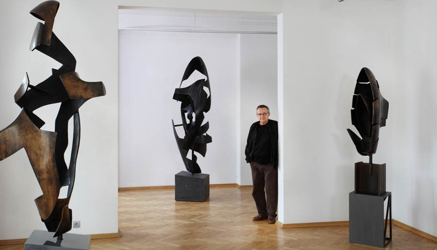 Krzysztof M. Bednarski na wystawie "Moby Dick - rzeźba" w Galerii aTAK